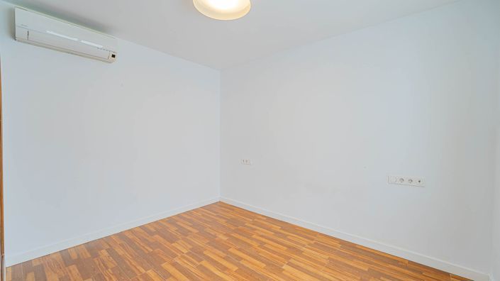 Image No.17-2 Bed Apartment for sale