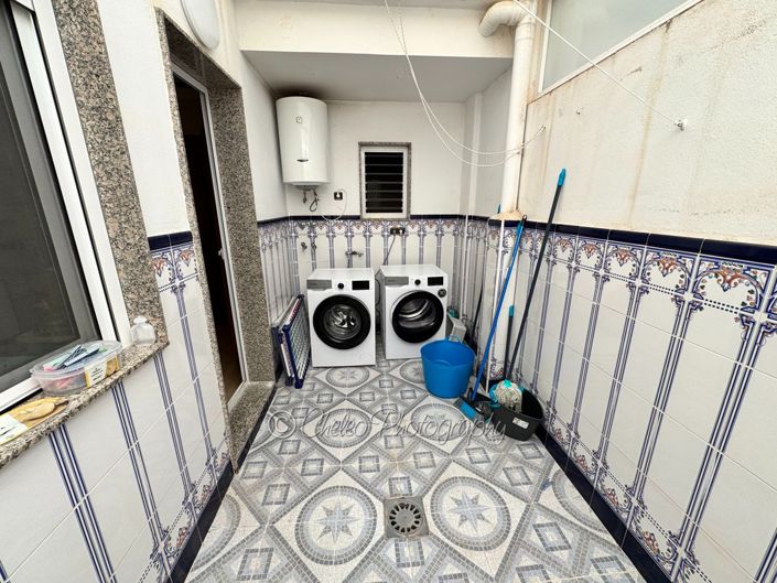 Image No.15-3 Bed Townhouse for sale