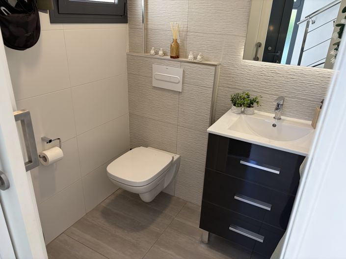 Image No.11-3 Bed Townhouse for sale