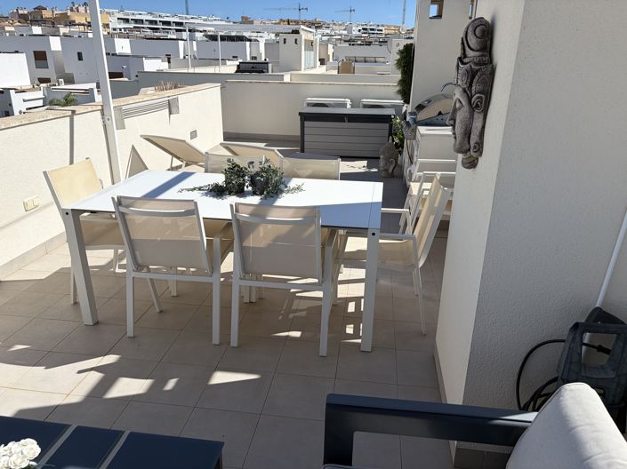 Image No.23-3 Bed Townhouse for sale