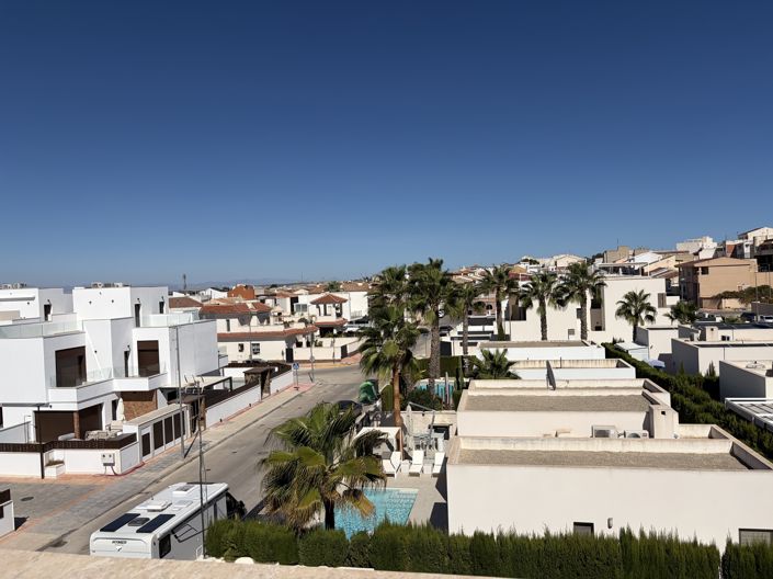 Image No.24-3 Bed Townhouse for sale