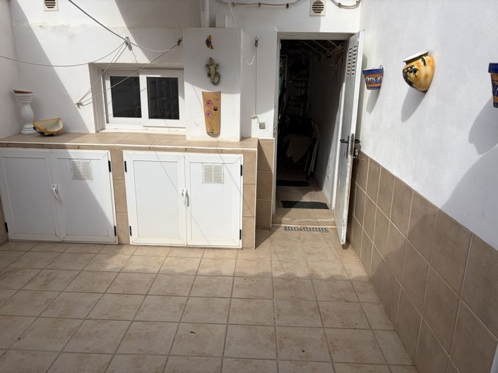 Image No.11-3 Bed Townhouse for sale