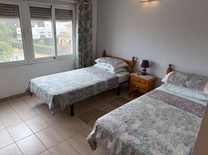 Image No.20-3 Bed Townhouse for sale