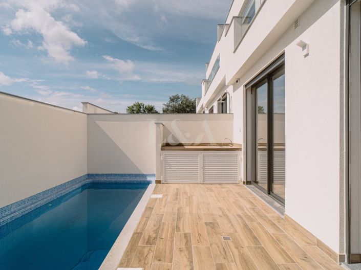 Image No.1-3 Bed House for sale