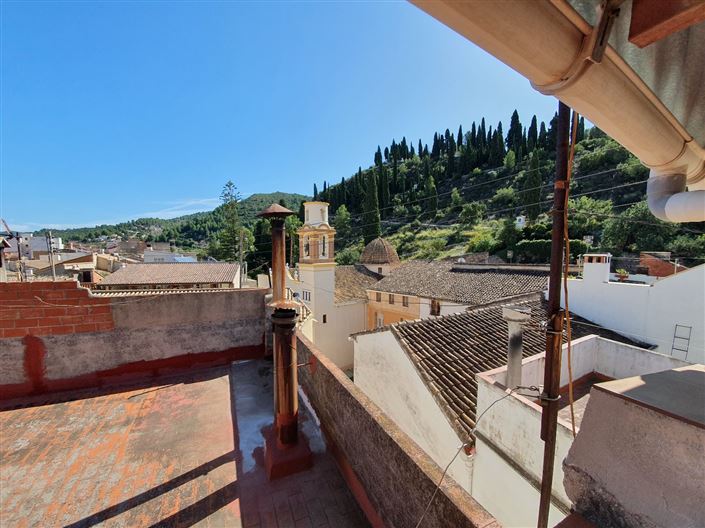 Image No.42-6 Bed Property for sale