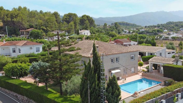 Image No.2-6 Bed Villa for sale