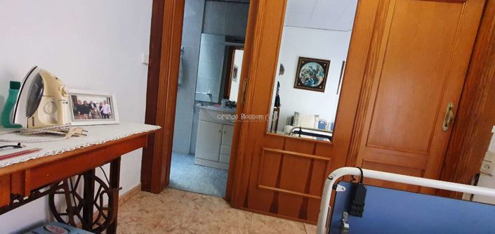 Image No.16-5 Bed Townhouse for sale