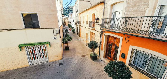 Image No.2-5 Bed Townhouse for sale