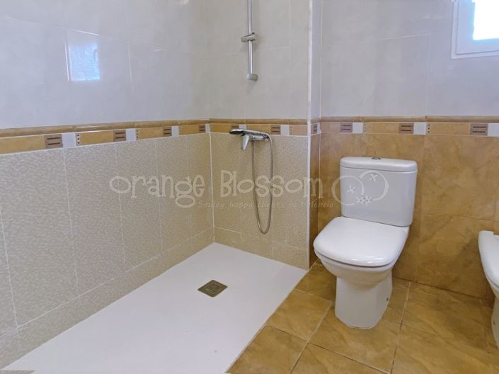 Image No.24-9 Bed Chalet for sale