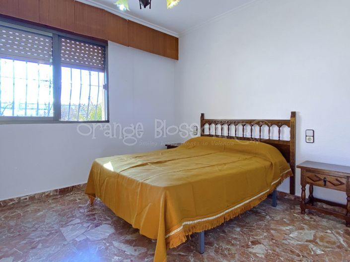 Image No.25-9 Bed Chalet for sale
