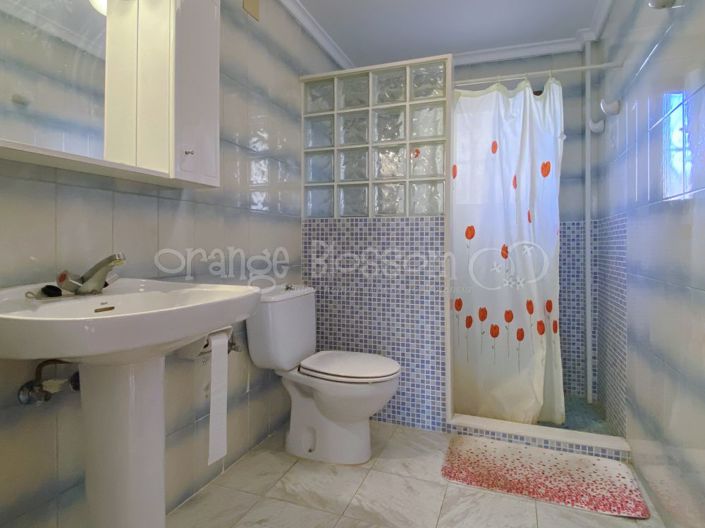 Image No.50-9 Bed Chalet for sale