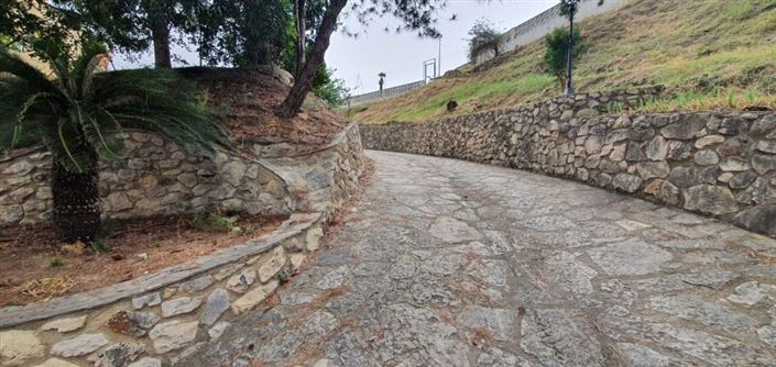 Image No.2-5 Bed Chalet for sale