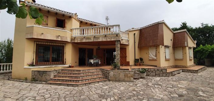 Image No.5-5 Bed Chalet for sale