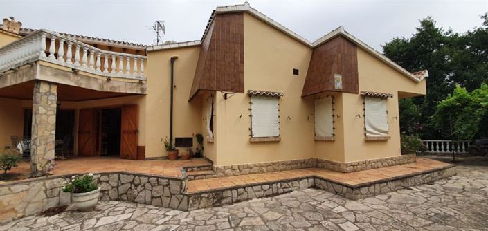 Image No.8-5 Bed Chalet for sale