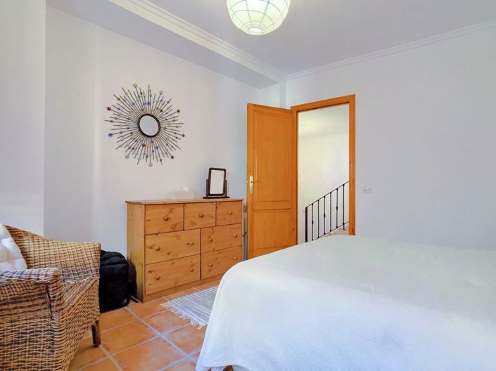 Image No.36-4 Bed Townhouse for sale