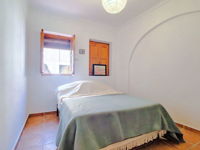 Image No.37-4 Bed Townhouse for sale