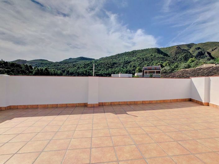 Image No.42-4 Bed Townhouse for sale