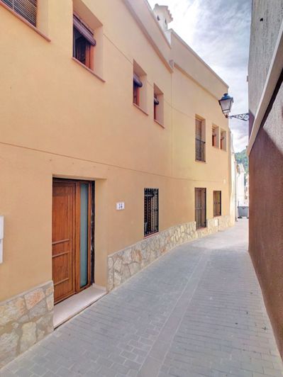 Image No.5-4 Bed Townhouse for sale