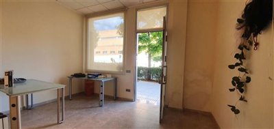 property129060160