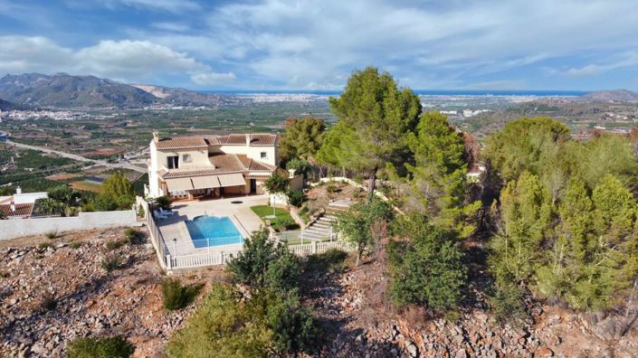 Image No.2-Villa de 5 chambres à vendre à Ador