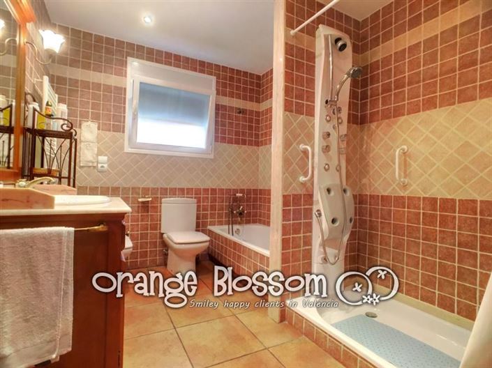 Image No.26-Villa de 5 chambres à vendre à Ador