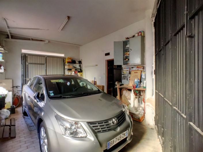 Image No.20-5 Bed Townhouse for sale