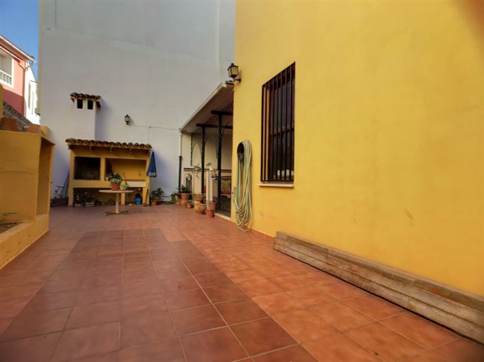 Image No.26-5 Bed Townhouse for sale