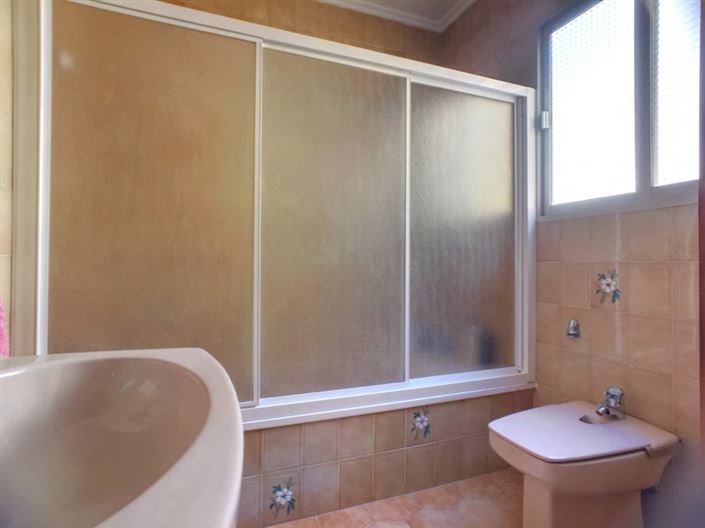 Image No.41-5 Bed Townhouse for sale