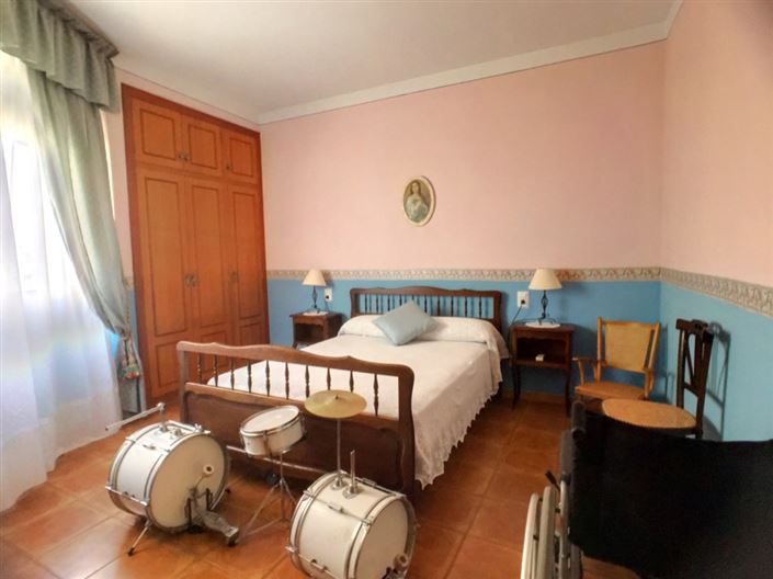 Image No.46-5 Bed Townhouse for sale