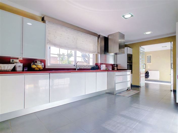 Image No.27-7 Bed Villa for sale