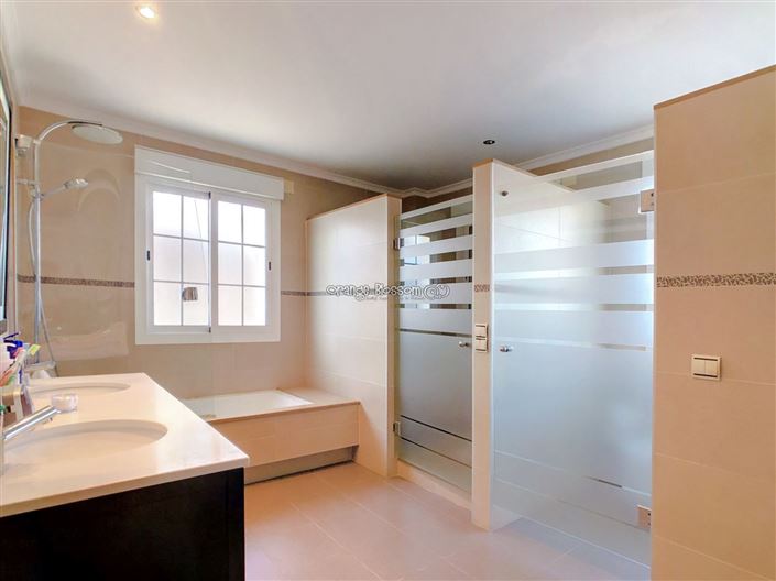 Image No.41-7 Bed Villa for sale