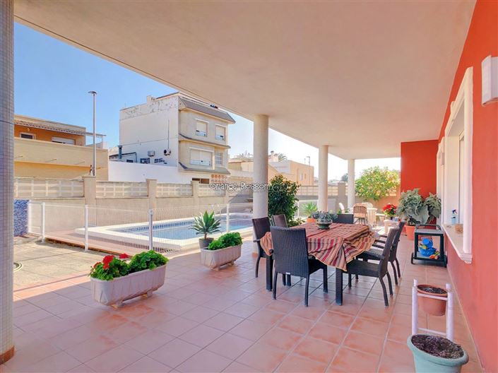 Image No.8-7 Bed Villa for sale