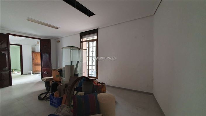 Image No.20-14 Bed Townhouse for sale