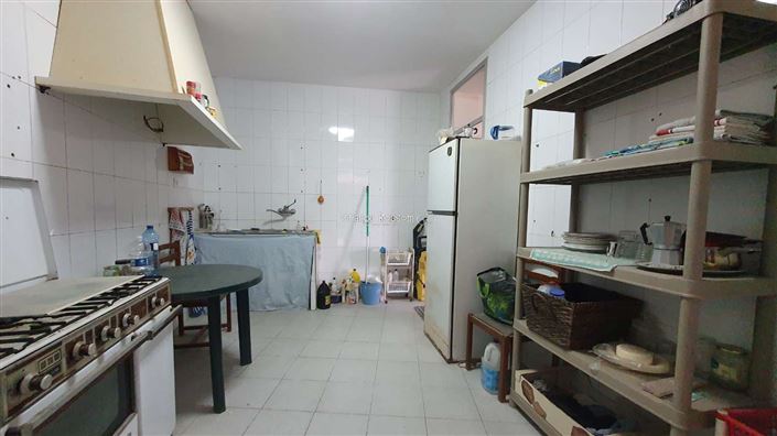 Image No.25-14 Bed Townhouse for sale