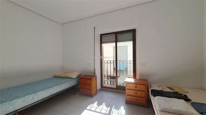 Image No.35-14 Bed Townhouse for sale