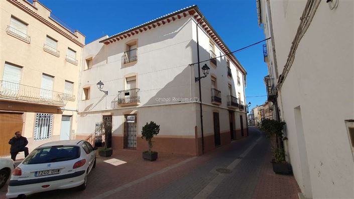 Image No.39-14 Bed Townhouse for sale