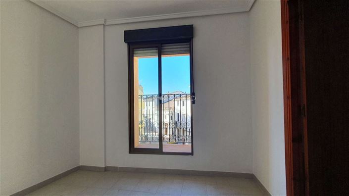 Image No.40-14 Bed Townhouse for sale