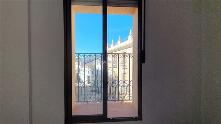 Image No.41-14 Bed Townhouse for sale