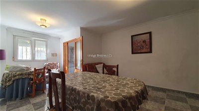 property145115607