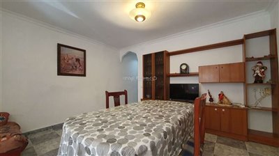 property145115522