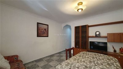 property145115642