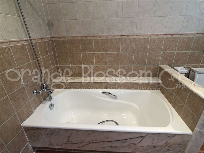 Image No.42-5 Bed Villa for sale