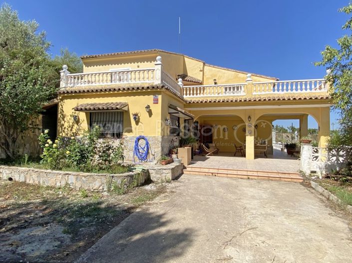 Image No.8-7 Bed Villa for sale