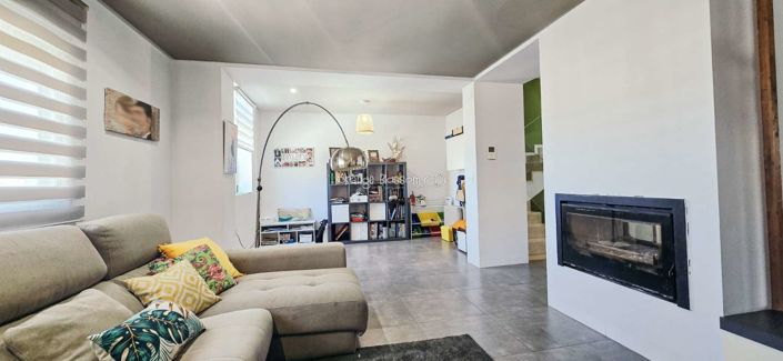 Image No.31-4 Bed Property for sale