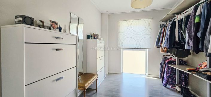 Image No.48-4 Bed Property for sale