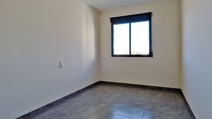 Image No.32-2 Bed Apartment for sale