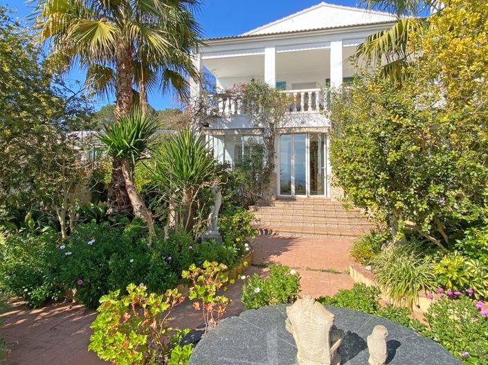 Image No.16-9 Bed Villa for sale