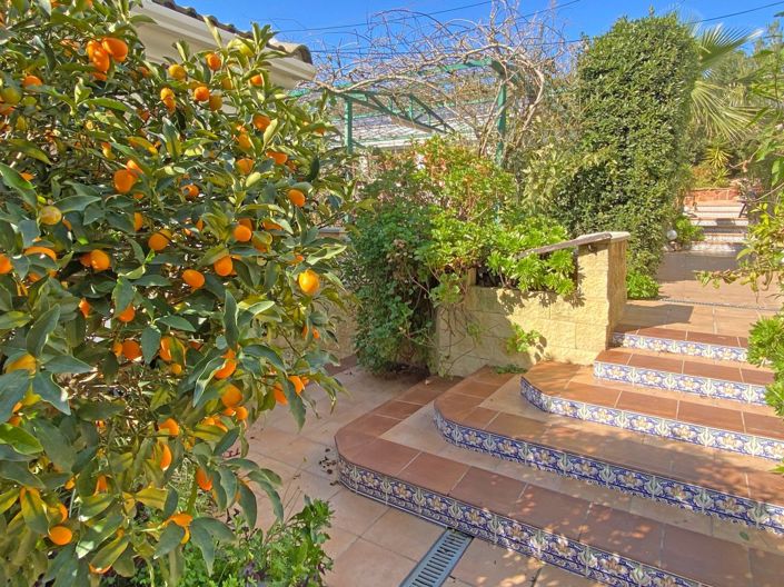 Image No.19-9 Bed Villa for sale