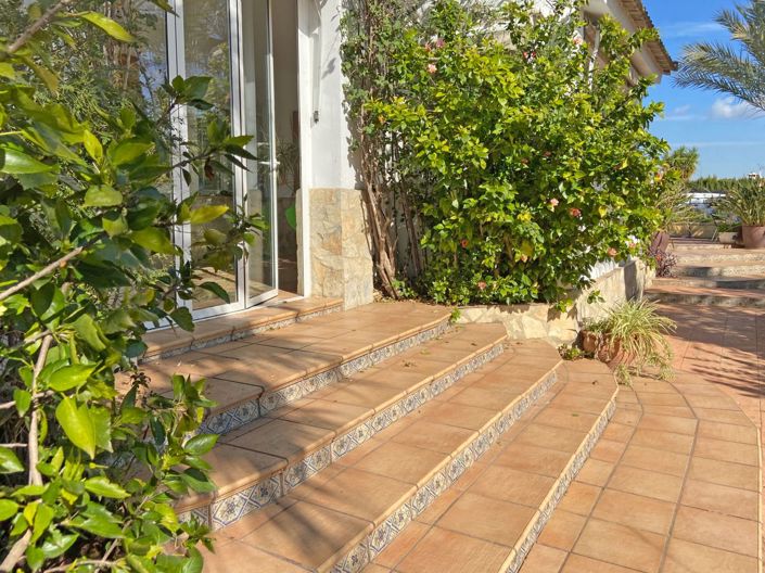 Image No.50-9 Bed Villa for sale