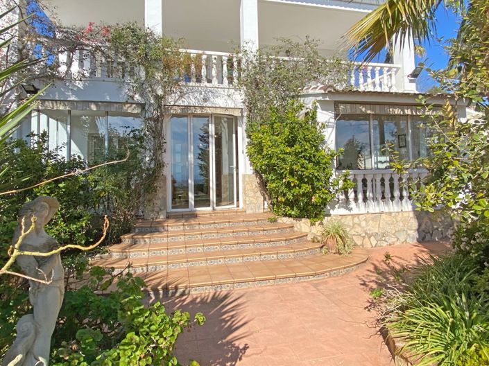 Image No.14-9 Bed Villa for sale